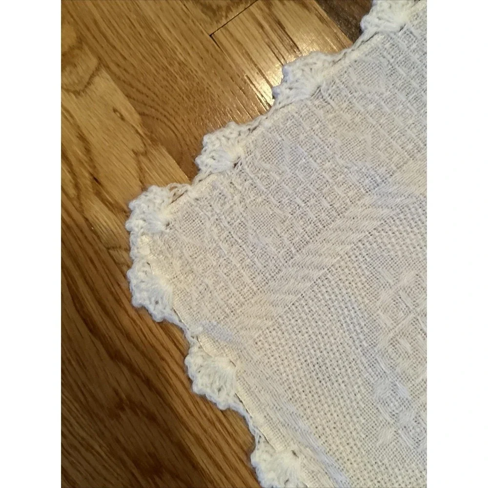 Vintage Baby Blanket Off White 100% Orlon Acrylic RN 20864‎ Woven Pink Flowers